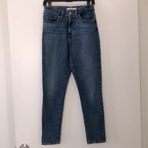 Levi’s 721 High Rise Skinny Jean. Size 27 x 28